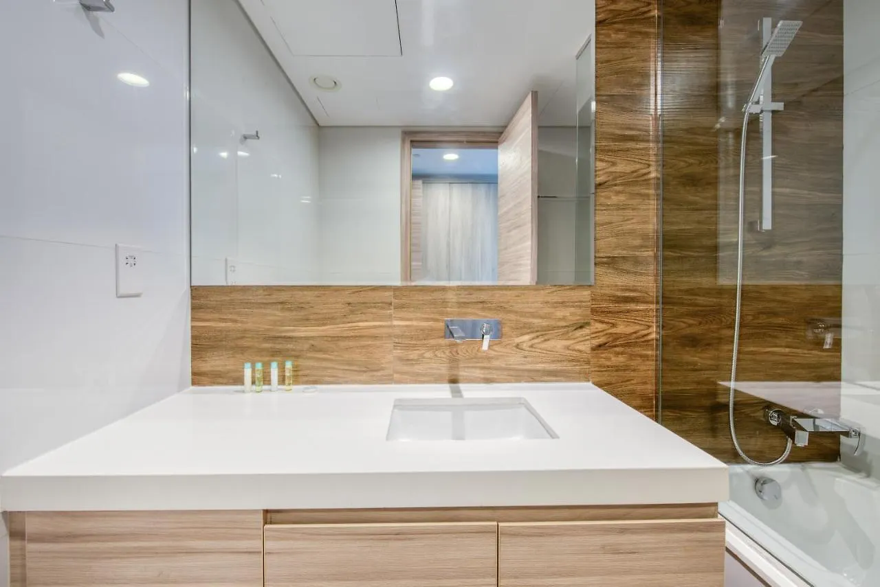 Sol Living - Sol Bay Apartment Dubai United Arab Emirates